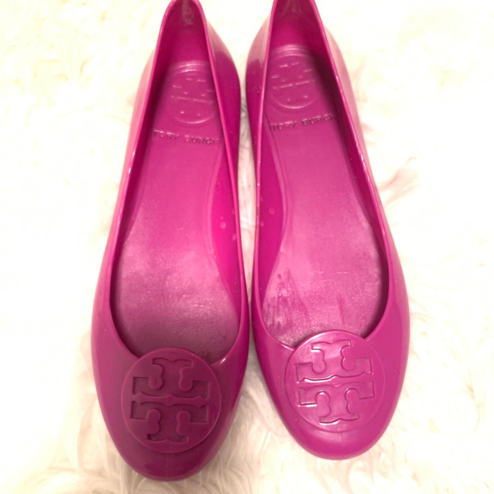 Tory Burch fuscia jelly flats